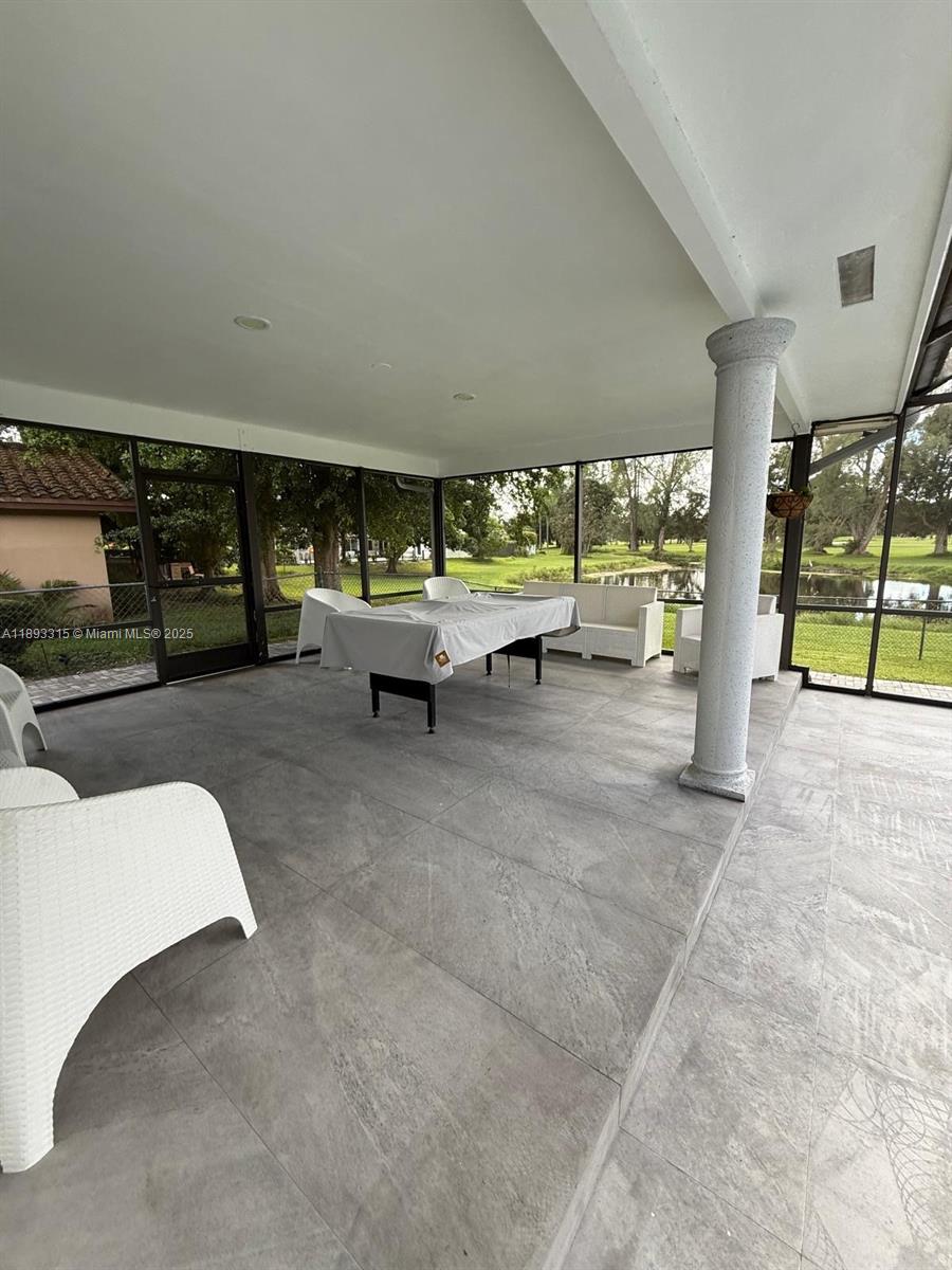 COUNTRY CLUB OF MIAMI EST - Residential