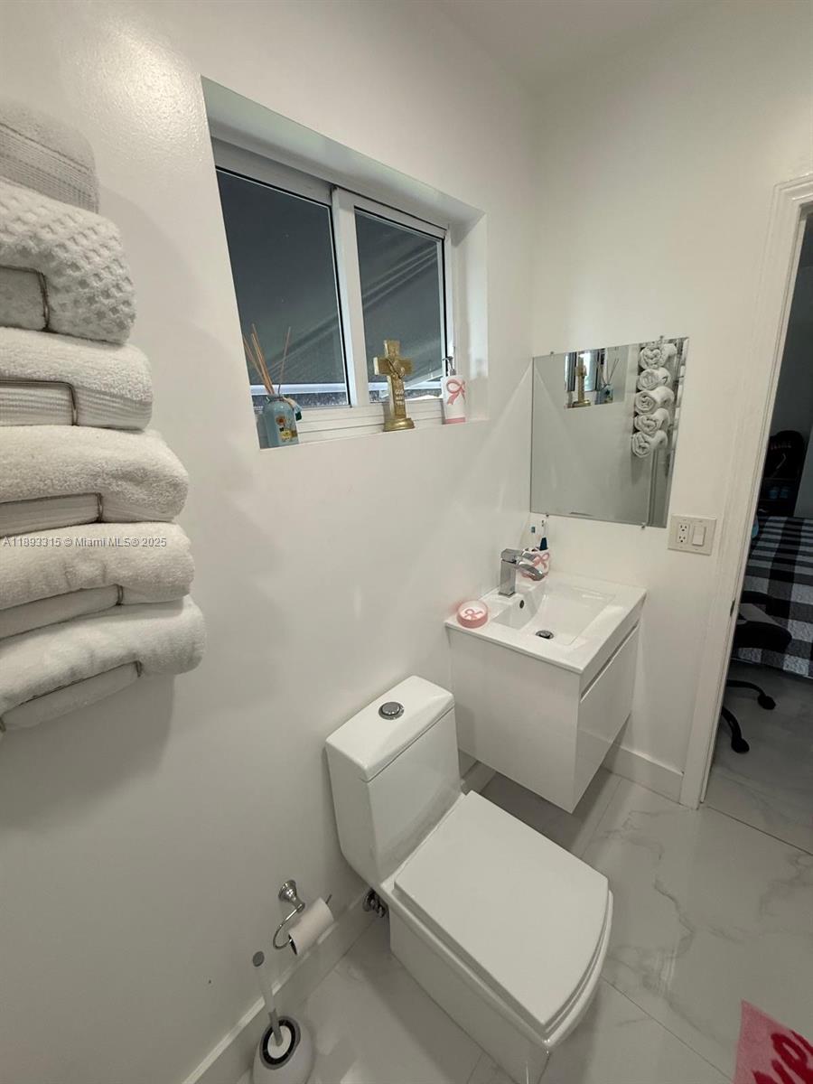 COUNTRY CLUB OF MIAMI EST - Residential