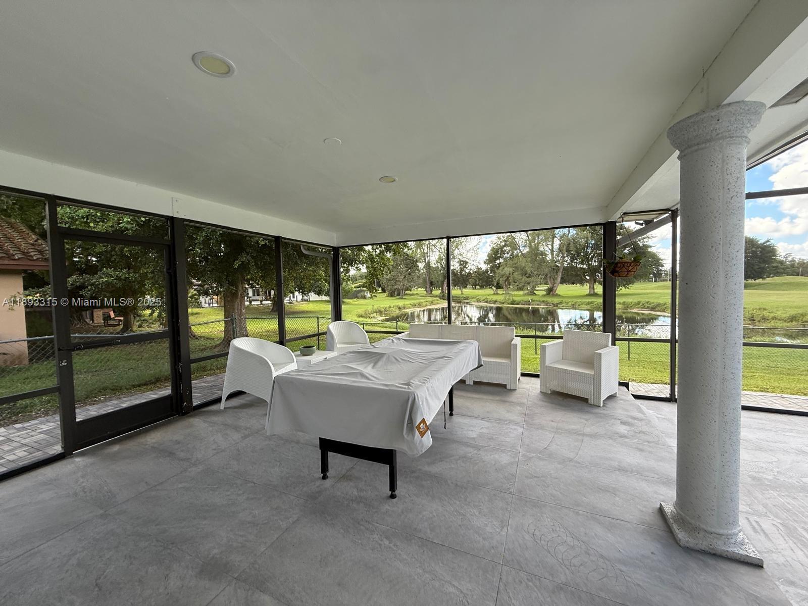 COUNTRY CLUB OF MIAMI EST - Residential