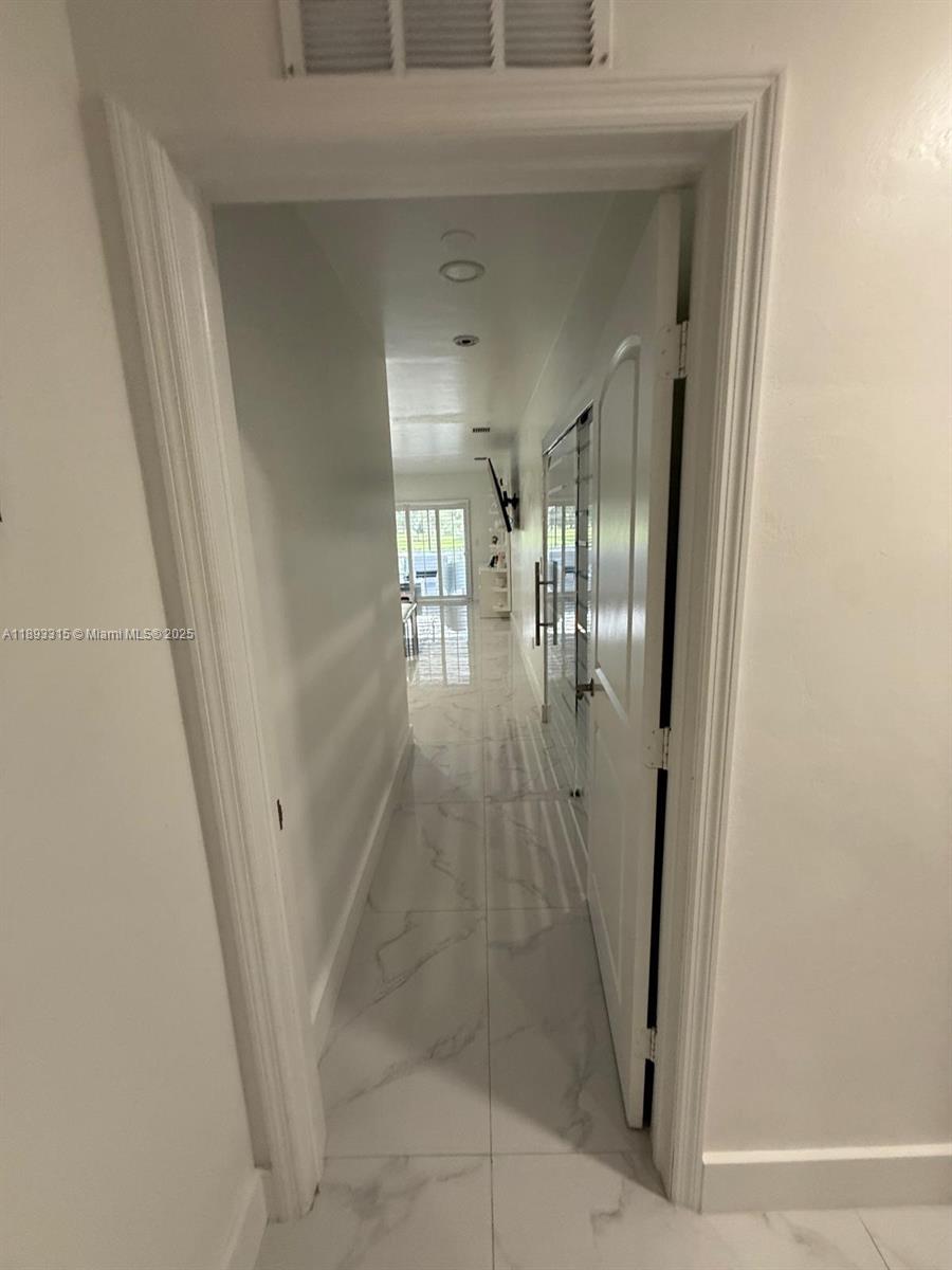 COUNTRY CLUB OF MIAMI EST - Residential