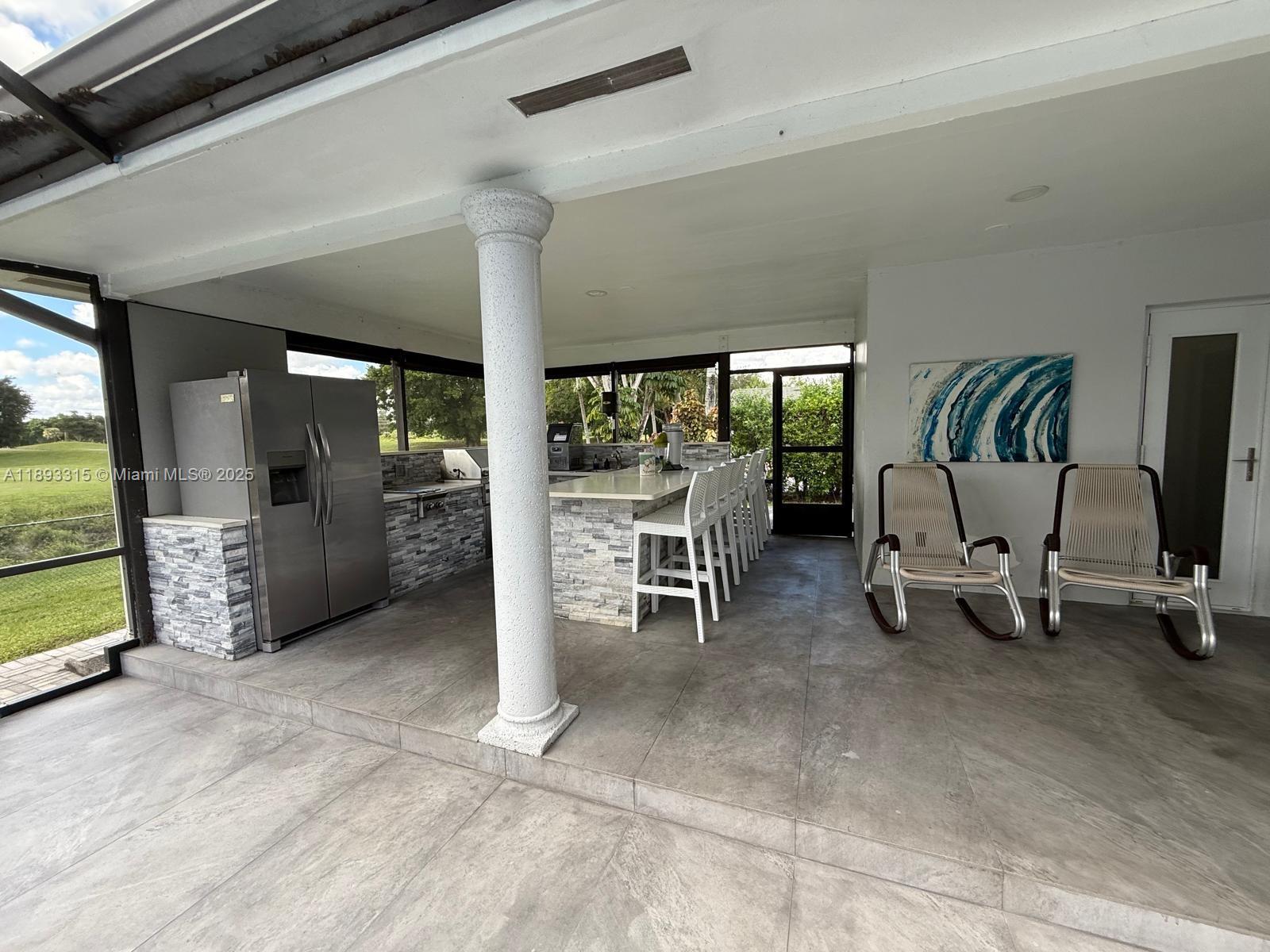 COUNTRY CLUB OF MIAMI EST - Residential