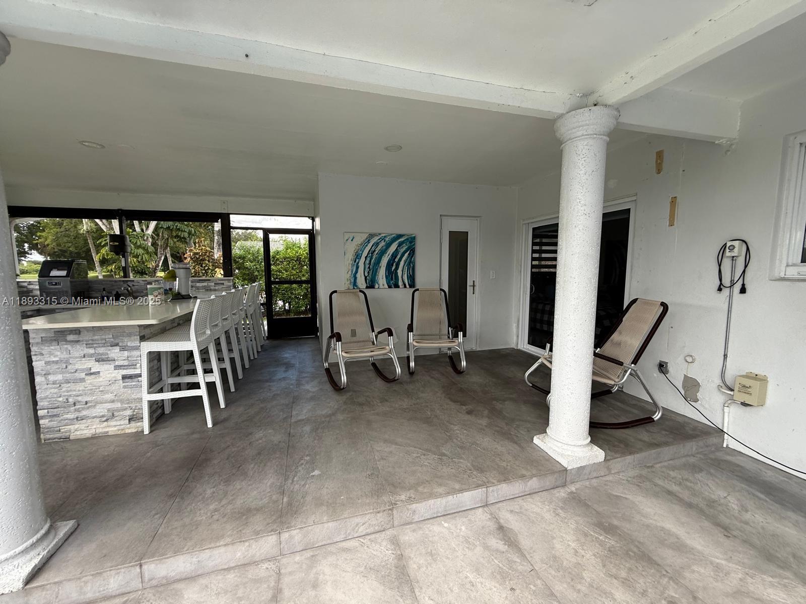 COUNTRY CLUB OF MIAMI EST - Residential