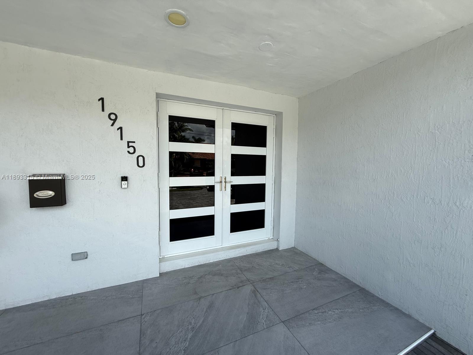 COUNTRY CLUB OF MIAMI EST - Residential