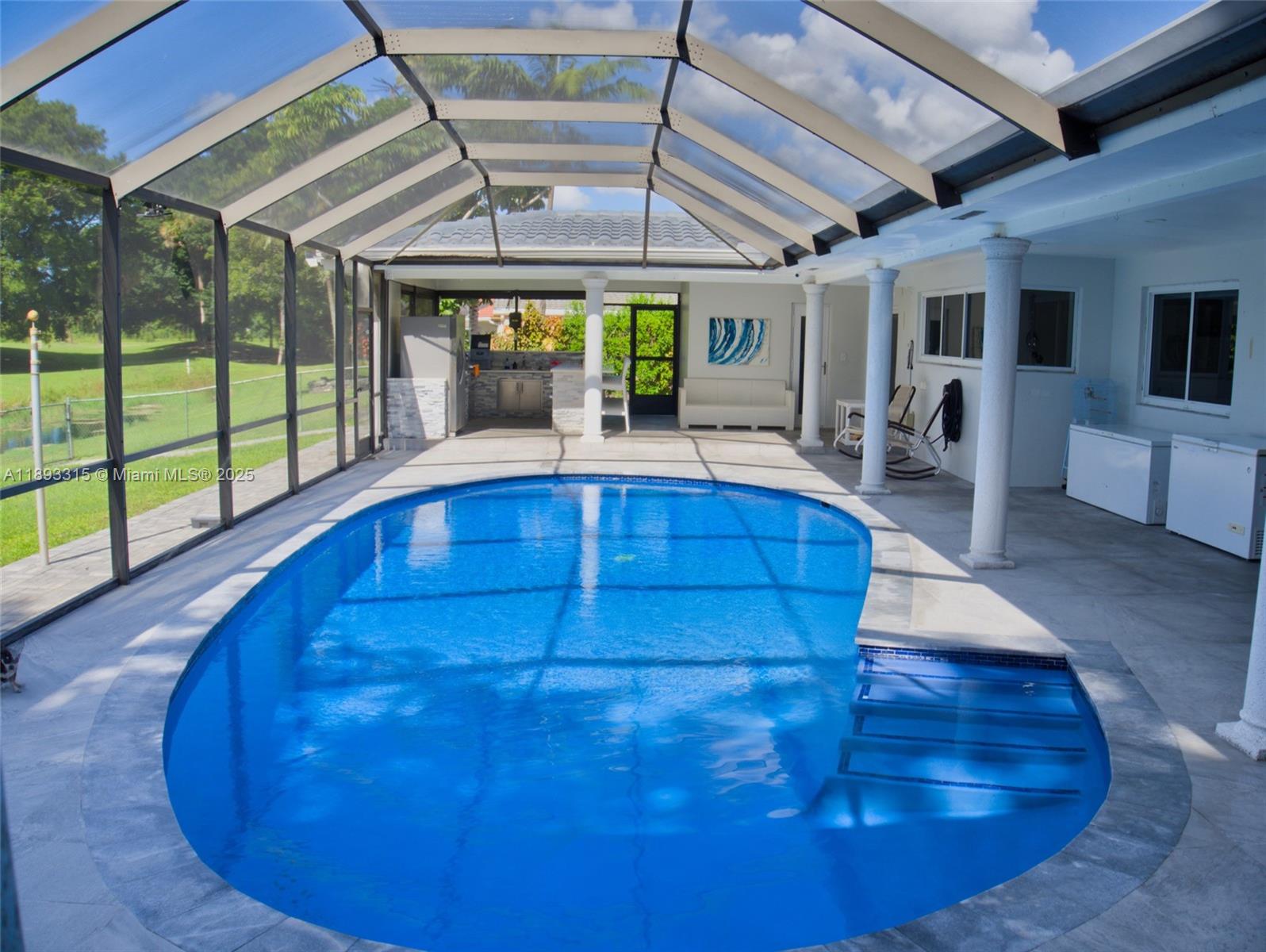 COUNTRY CLUB OF MIAMI EST - Residential