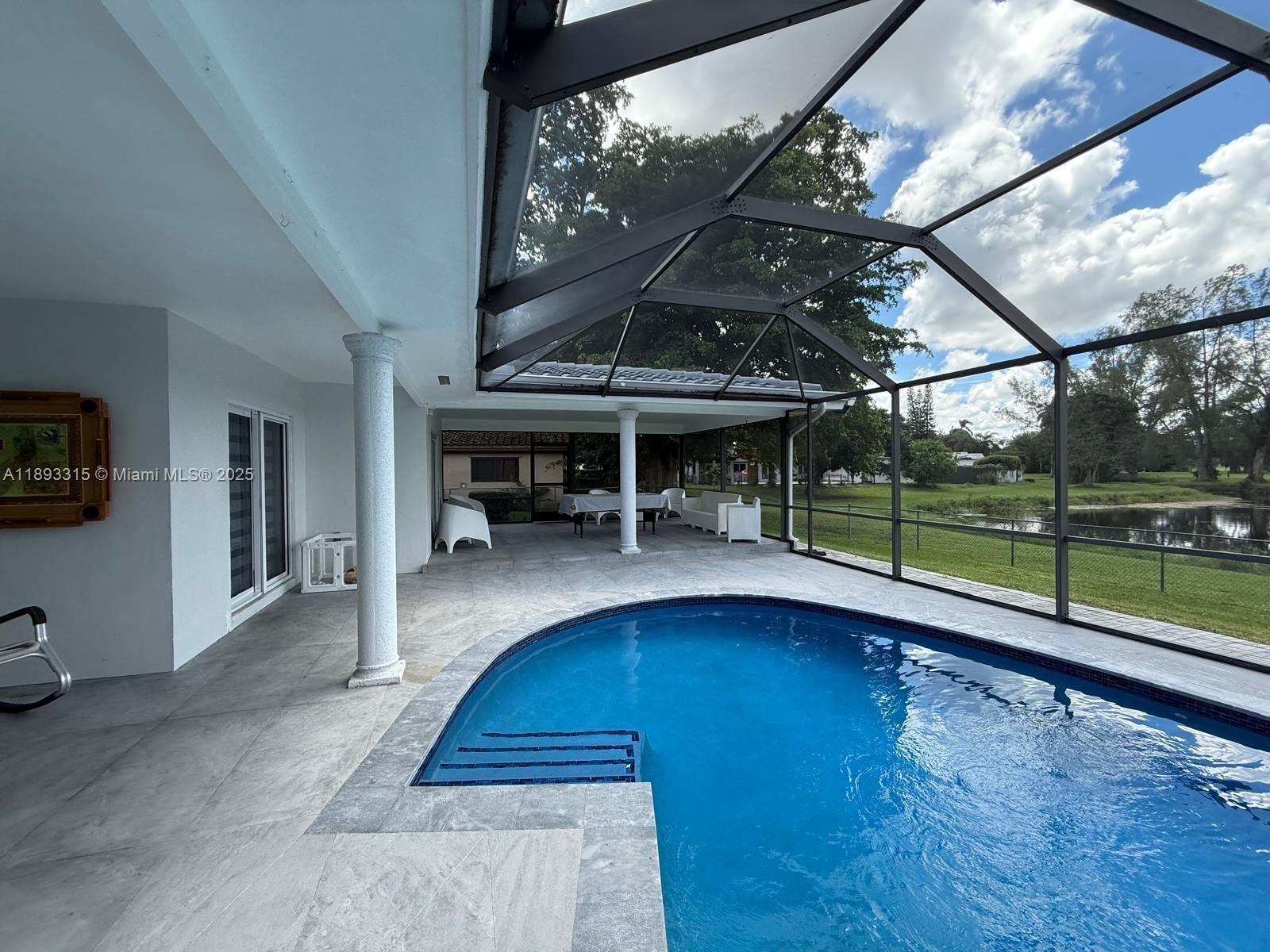 COUNTRY CLUB OF MIAMI EST - Residential