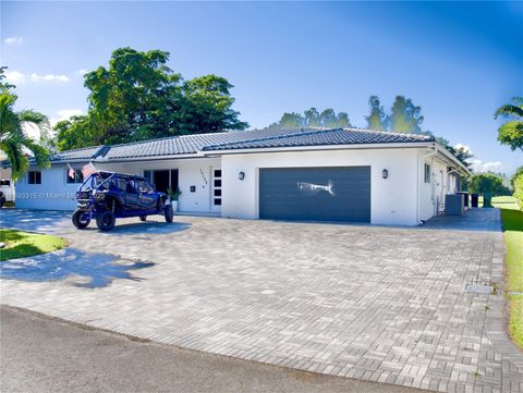 Photo of 19150 S Saint Andrews Dr, Hialeah, FL 33015 (MLS # A11893315) Photo of 19150 S Saint Andrews Dr, Hialeah, FL 33015 (MLS # A11893315)