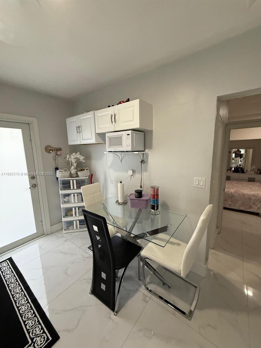 COUNTRY CLUB OF MIAMI EST - Residential