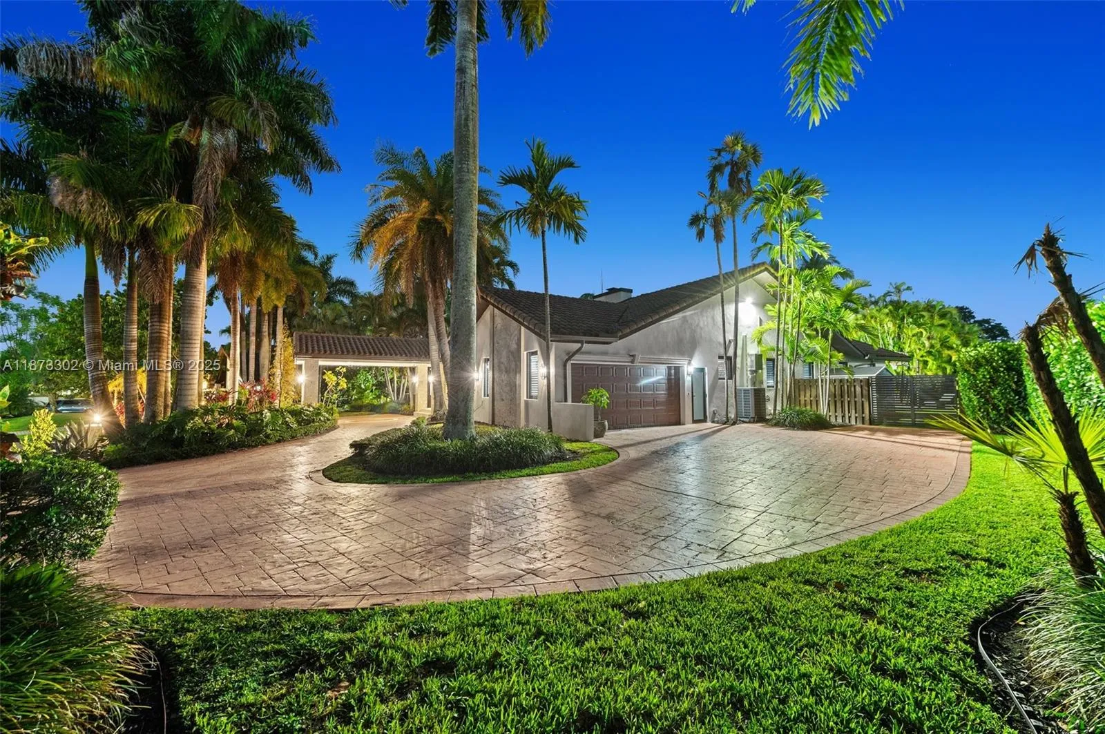 Miami, Florida 33176, United States, 4 Bedrooms Bedrooms, ,5 BathroomsBathrooms,Residential,Active,204583