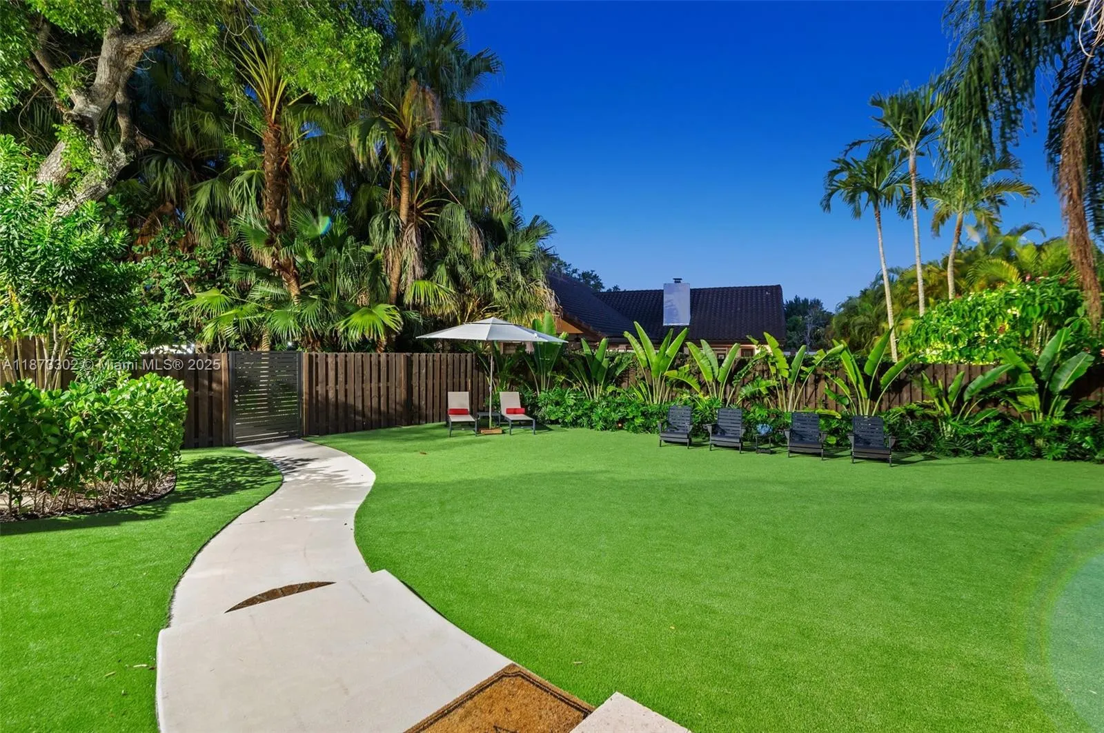 Miami, Florida 33176, United States, 4 Bedrooms Bedrooms, ,5 BathroomsBathrooms,Residential,Active,204583