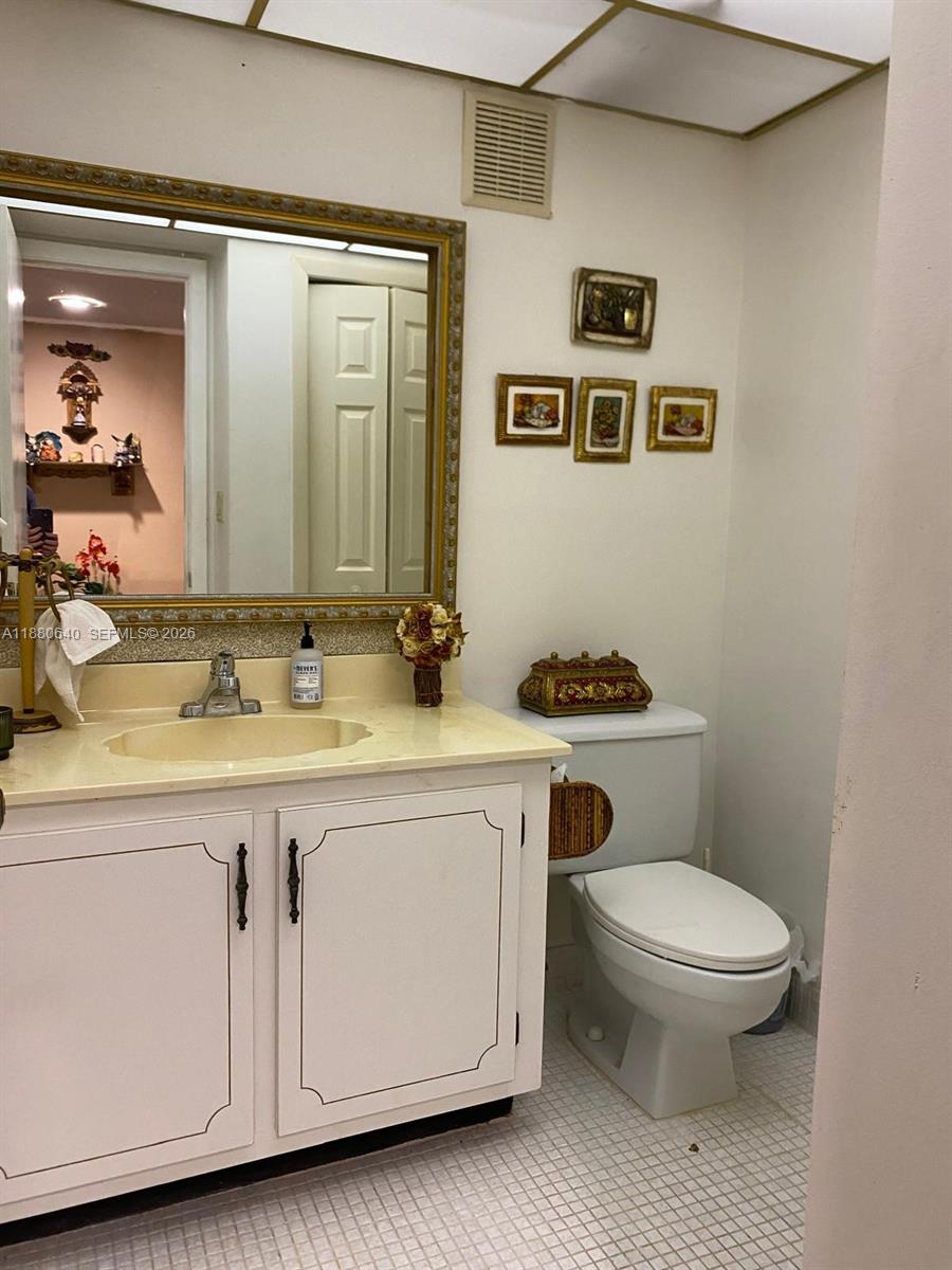 BLDG 7 OF COUNTRY CLUB AP - Residential