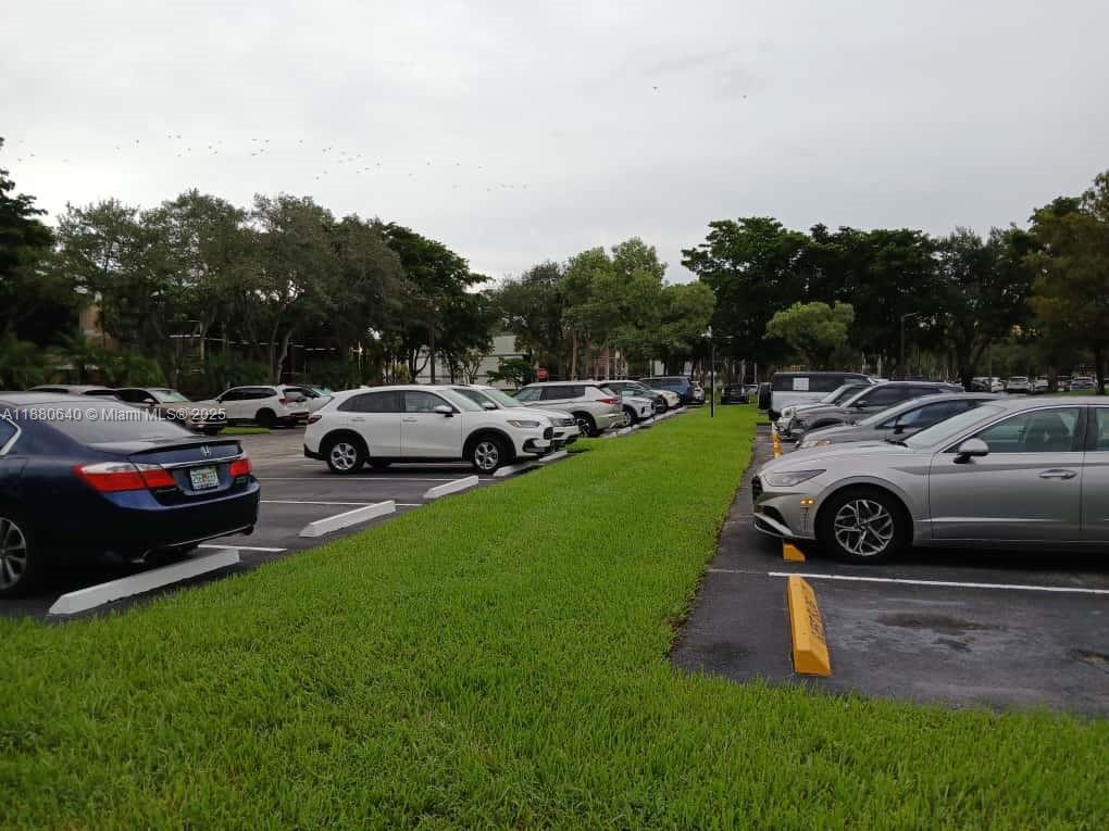 BLDG 7 OF COUNTRY CLUB AP - Residential