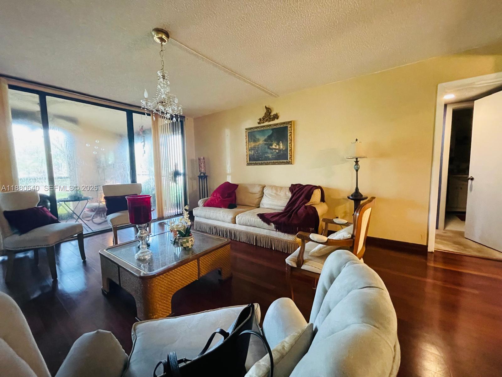 BLDG 7 OF COUNTRY CLUB AP - Residential