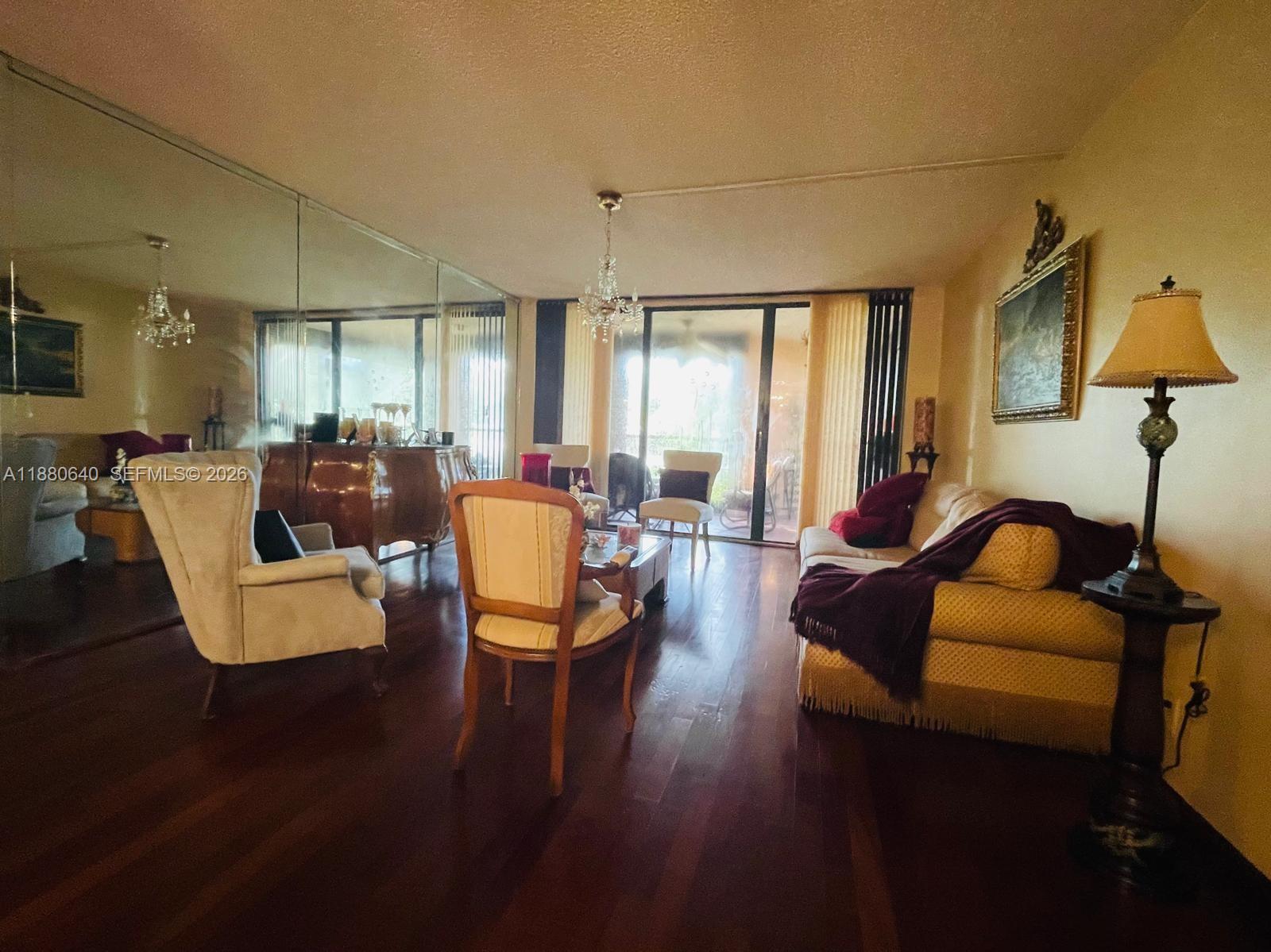 BLDG 7 OF COUNTRY CLUB AP - Residential