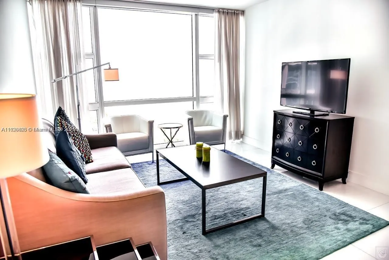 Miami Beach, Florida 33141, United States, 1 Bedroom Bedrooms, ,1 BathroomBathrooms,Residential,Active,75728