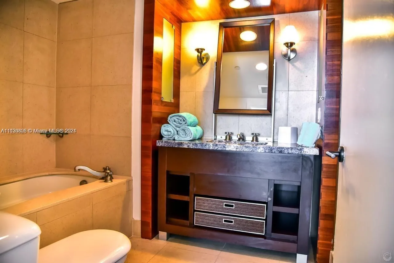 Miami Beach, Florida 33141, United States, 1 Bedroom Bedrooms, ,1 BathroomBathrooms,Residential,Active,75728