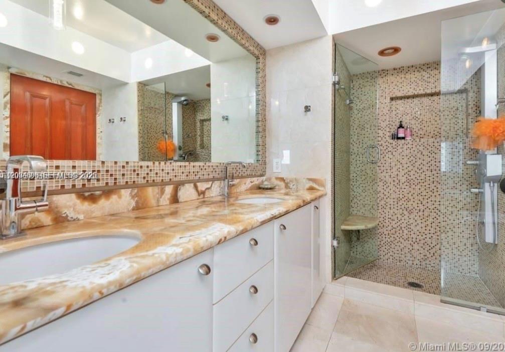 OCEANIA V CONDO - Residential Lease