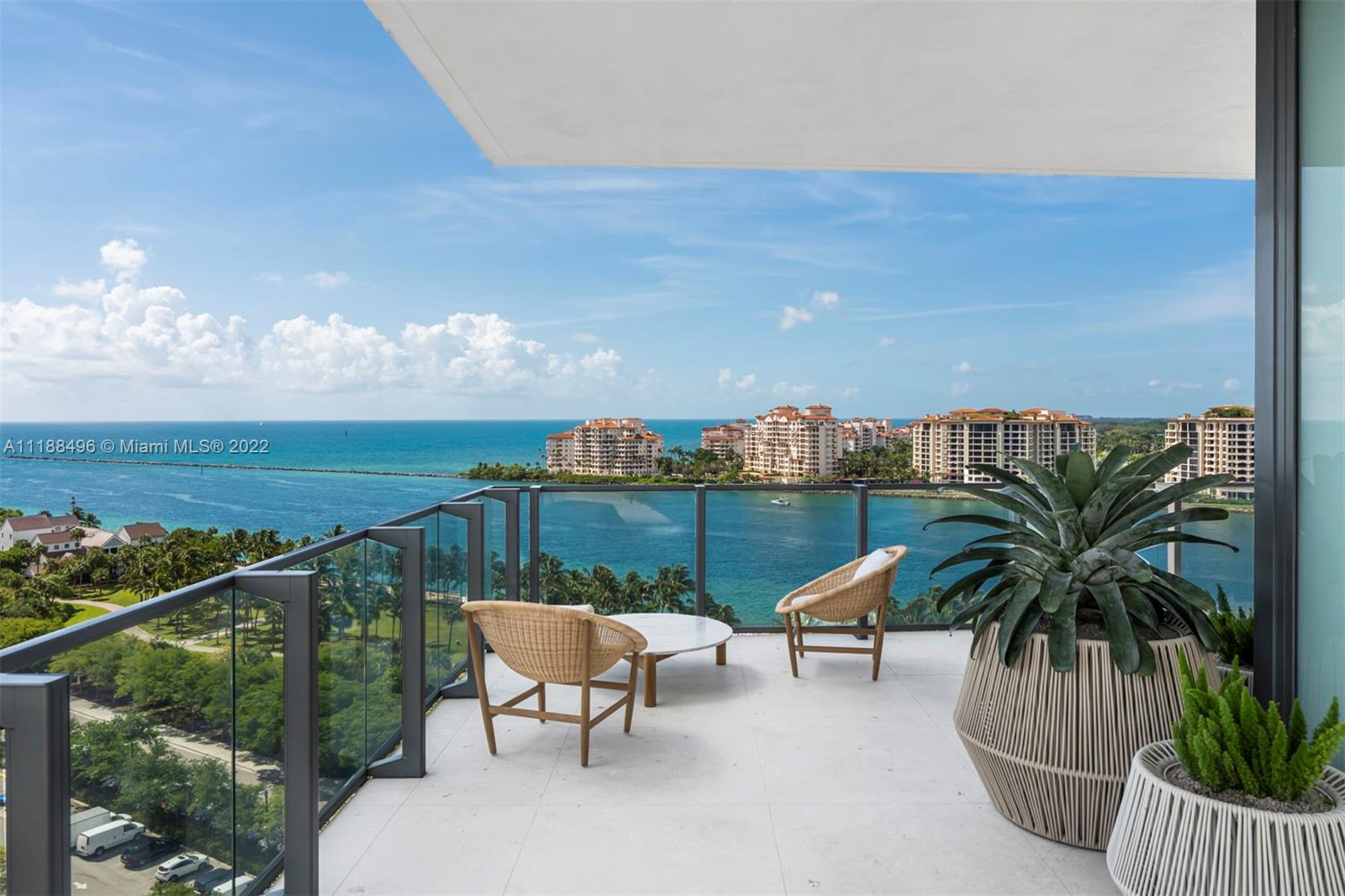 APOGEE CONDO - Residential