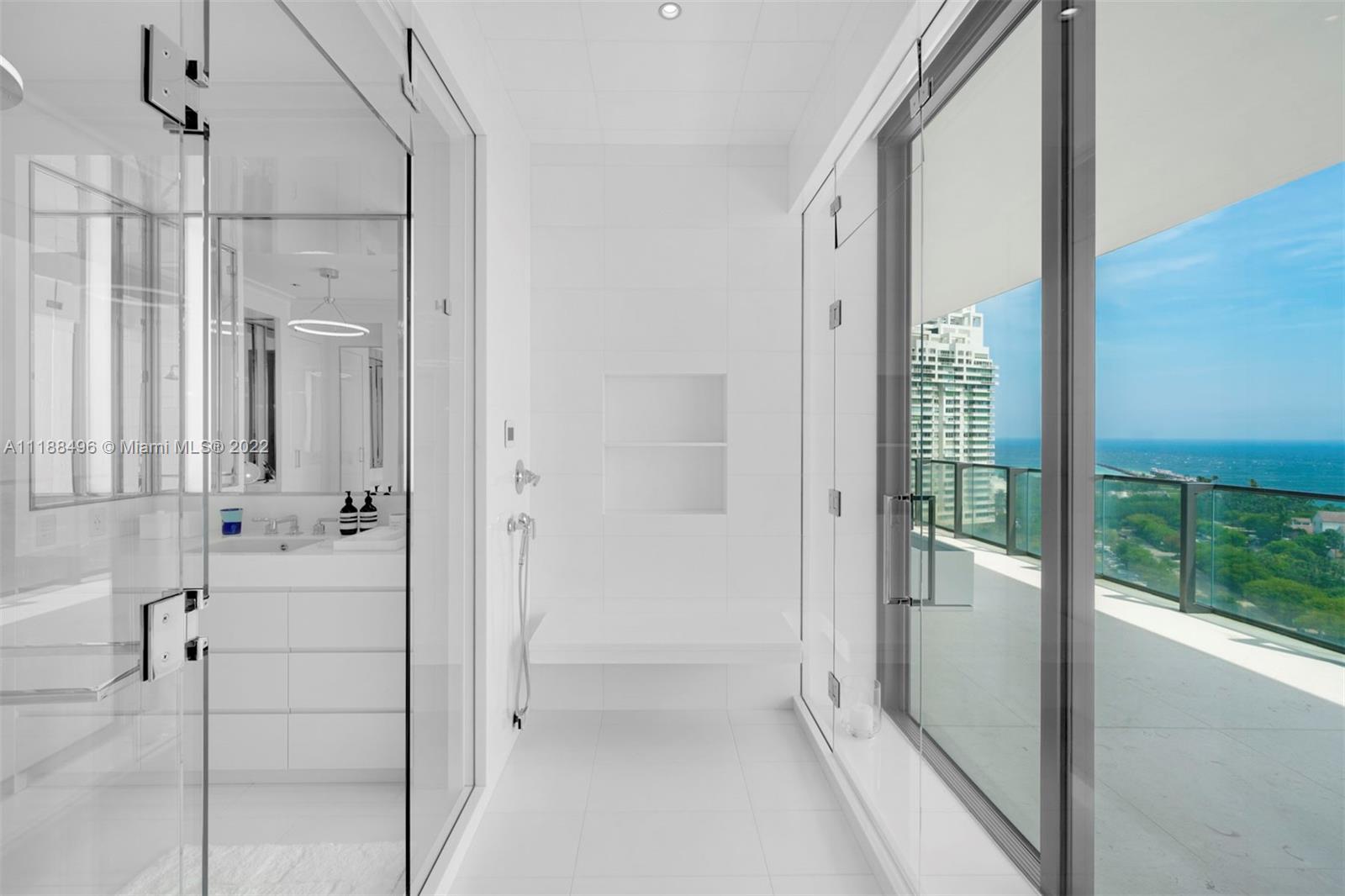 APOGEE CONDO - Residential