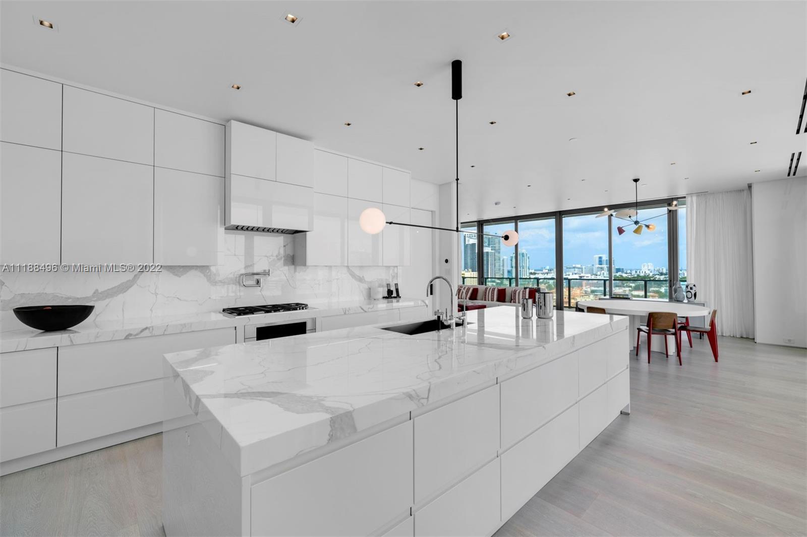 APOGEE CONDO - Residential