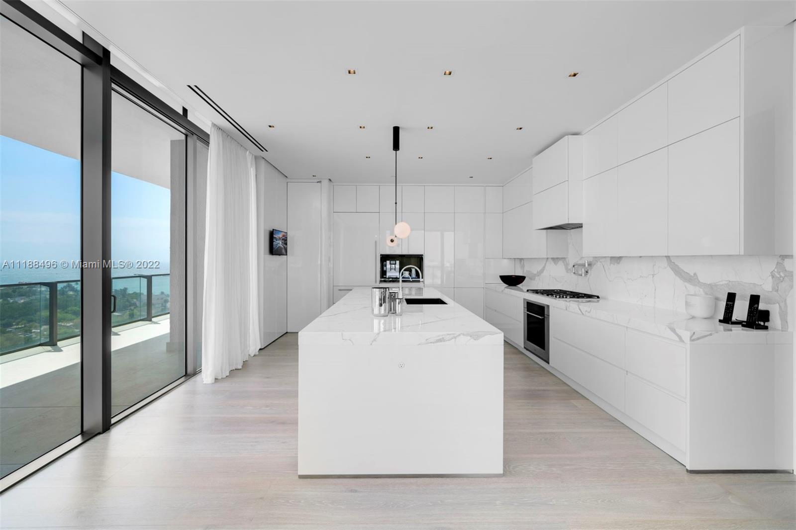 APOGEE CONDO - Residential