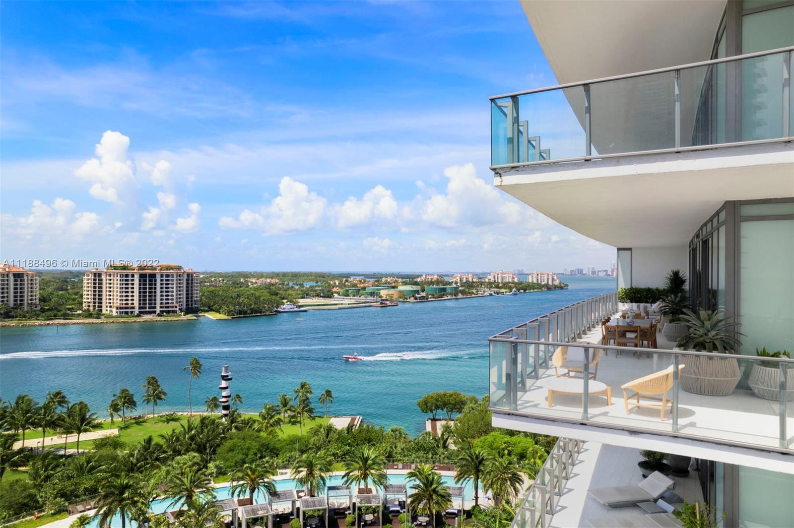 APOGEE CONDO - Residential