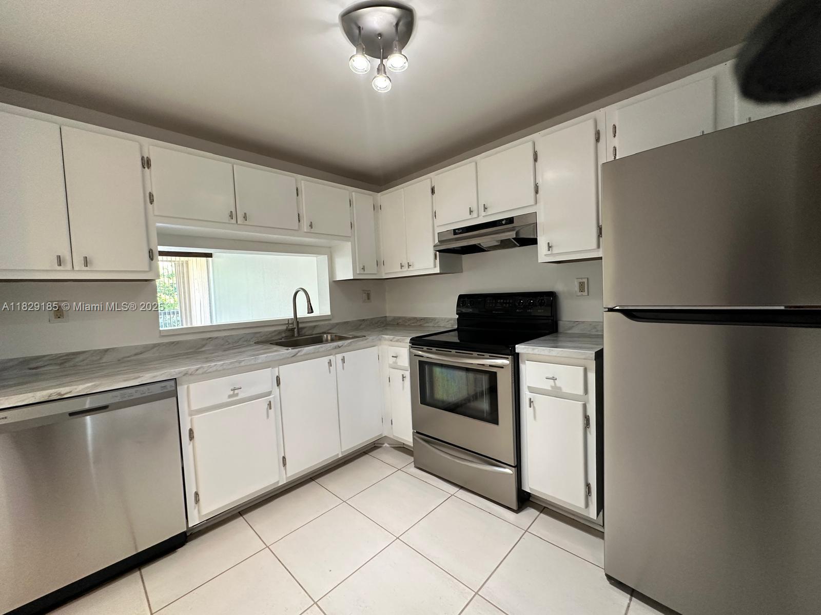 10985 SW 107th St 204