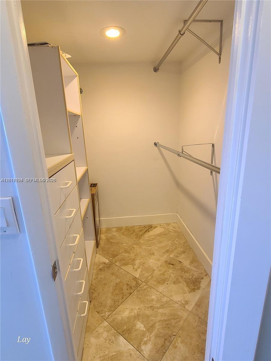 ANDOR PLAZA CONDO - Residential Lease
