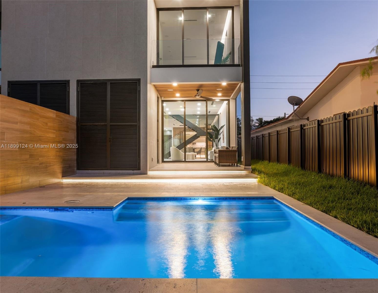AMND MIAMI SUBURBAN ACRES - Residential