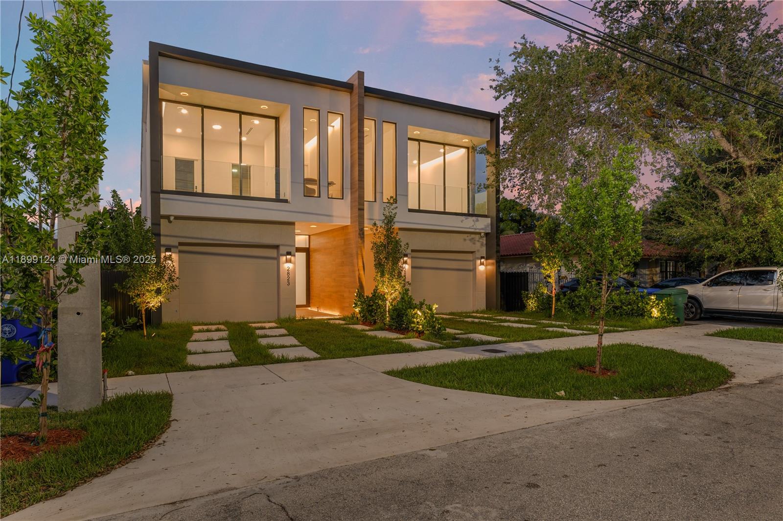 AMND MIAMI SUBURBAN ACRES - Residential