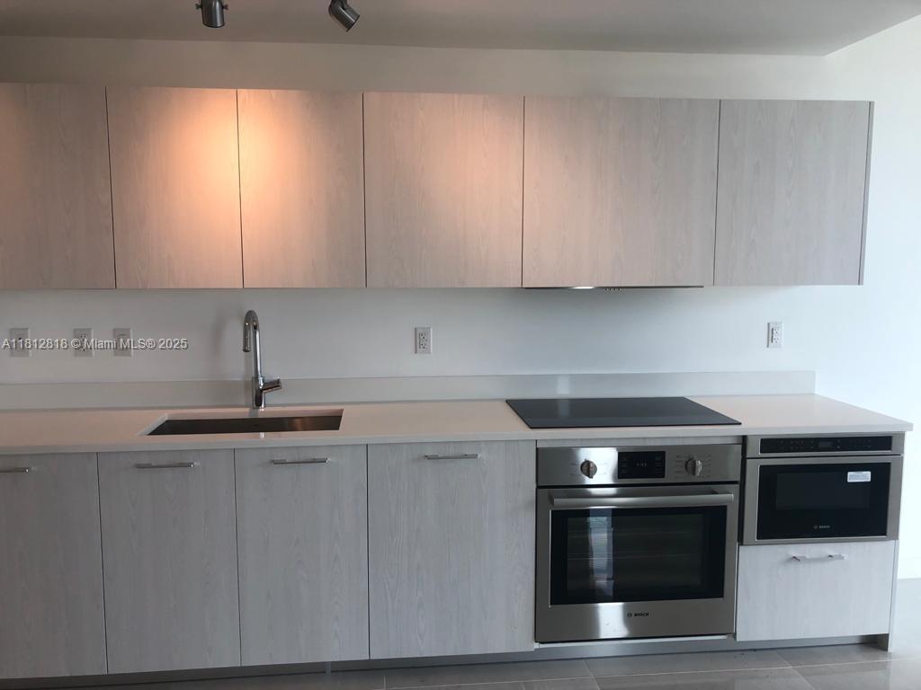 PARAISO BAYVIEWS CONDO - Residential Lease
