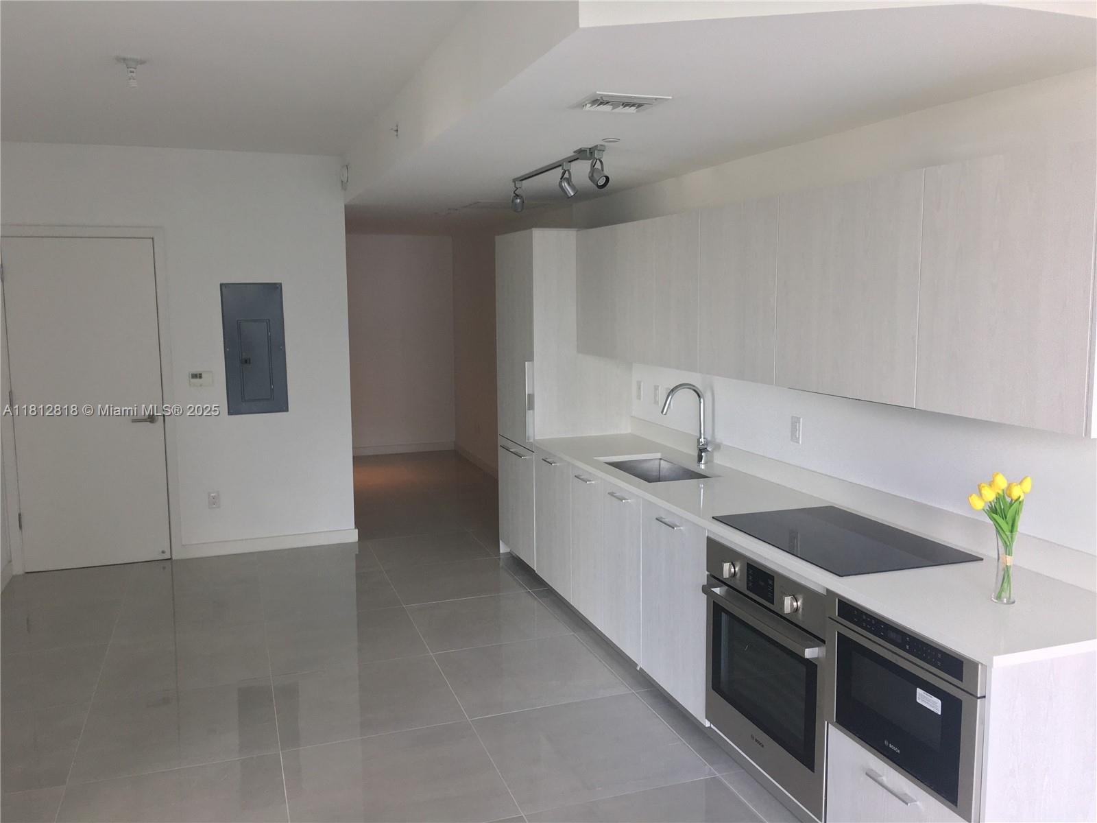 PARAISO BAYVIEWS CONDO - Residential Lease