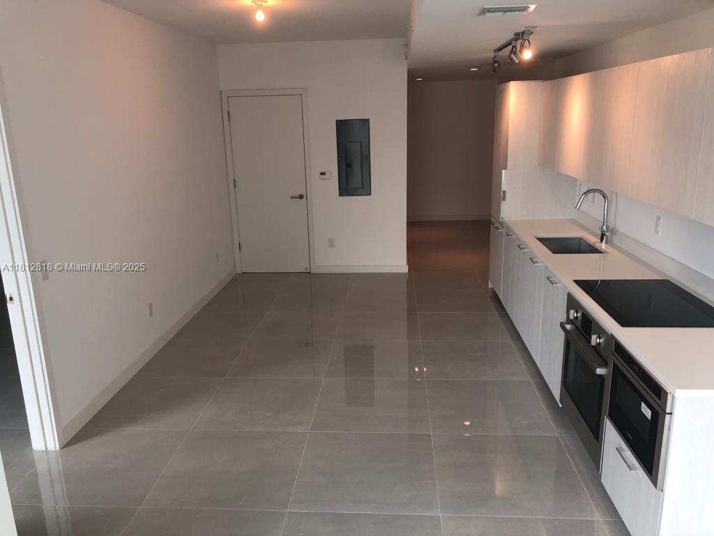 PARAISO BAYVIEWS CONDO - Residential Lease