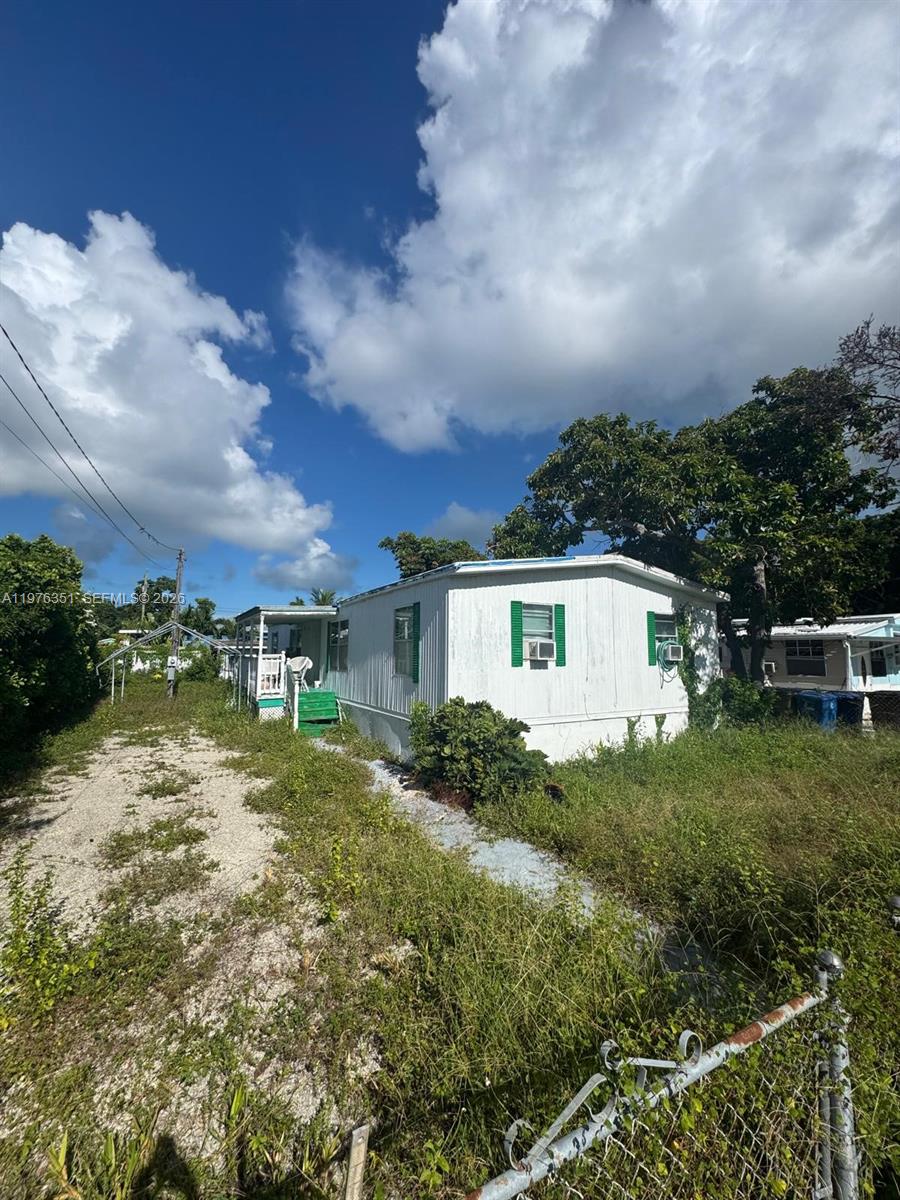 LARGO GARDENS - Residential