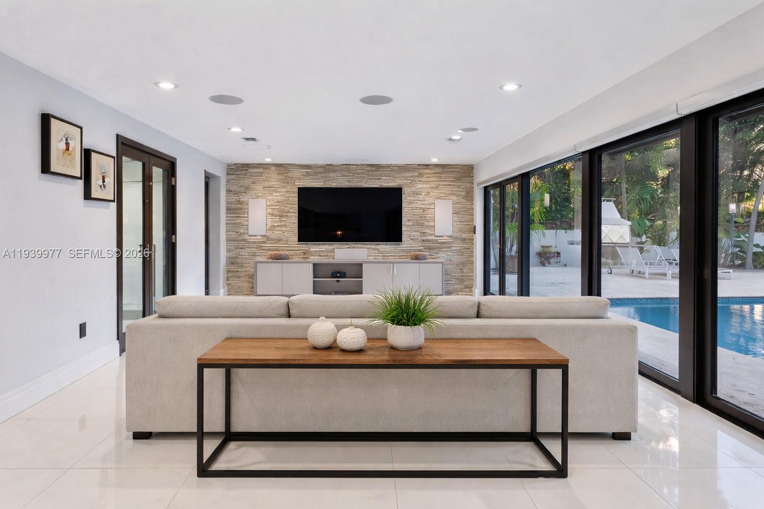 JACKSON HGTS - Residential