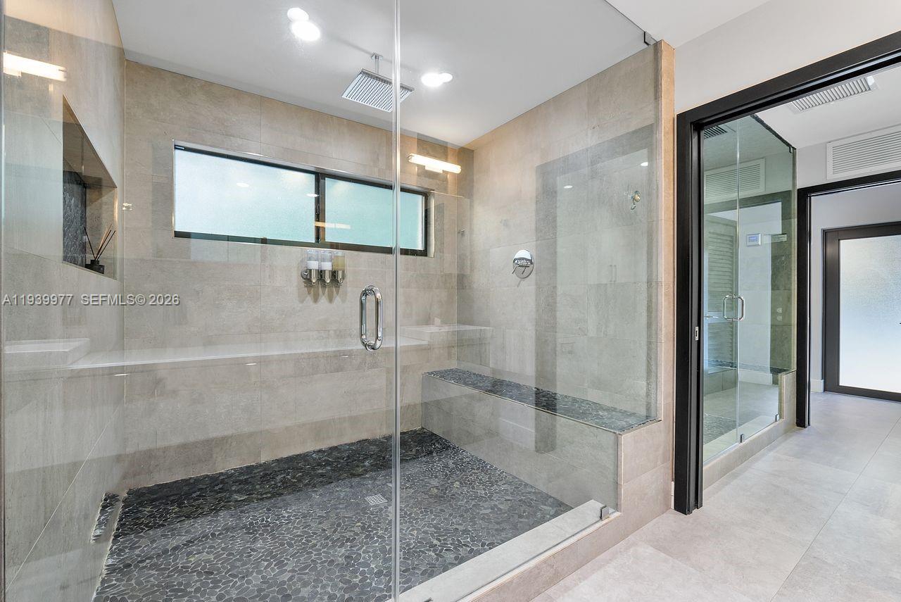 JACKSON HGTS - Residential