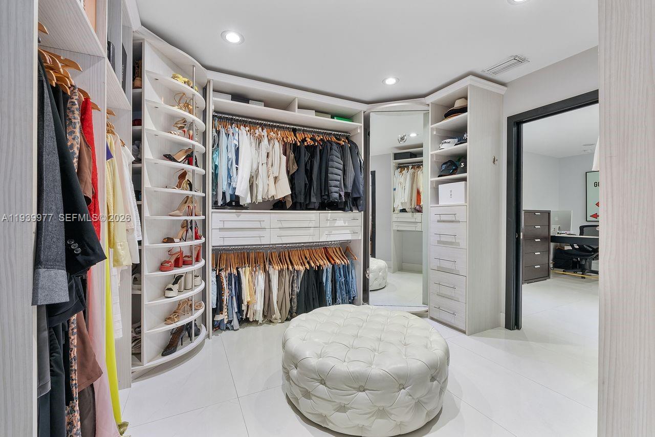 JACKSON HGTS - Residential