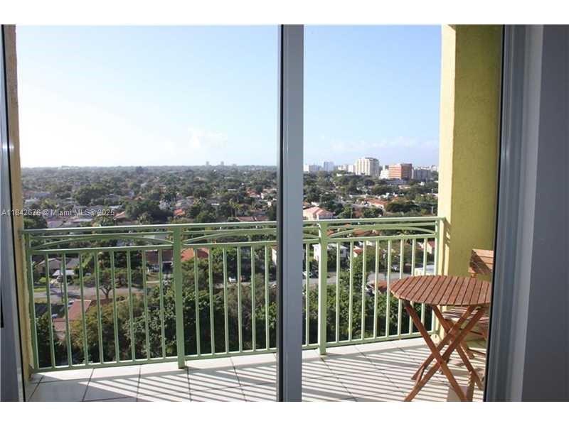 3500 Coral Way 811