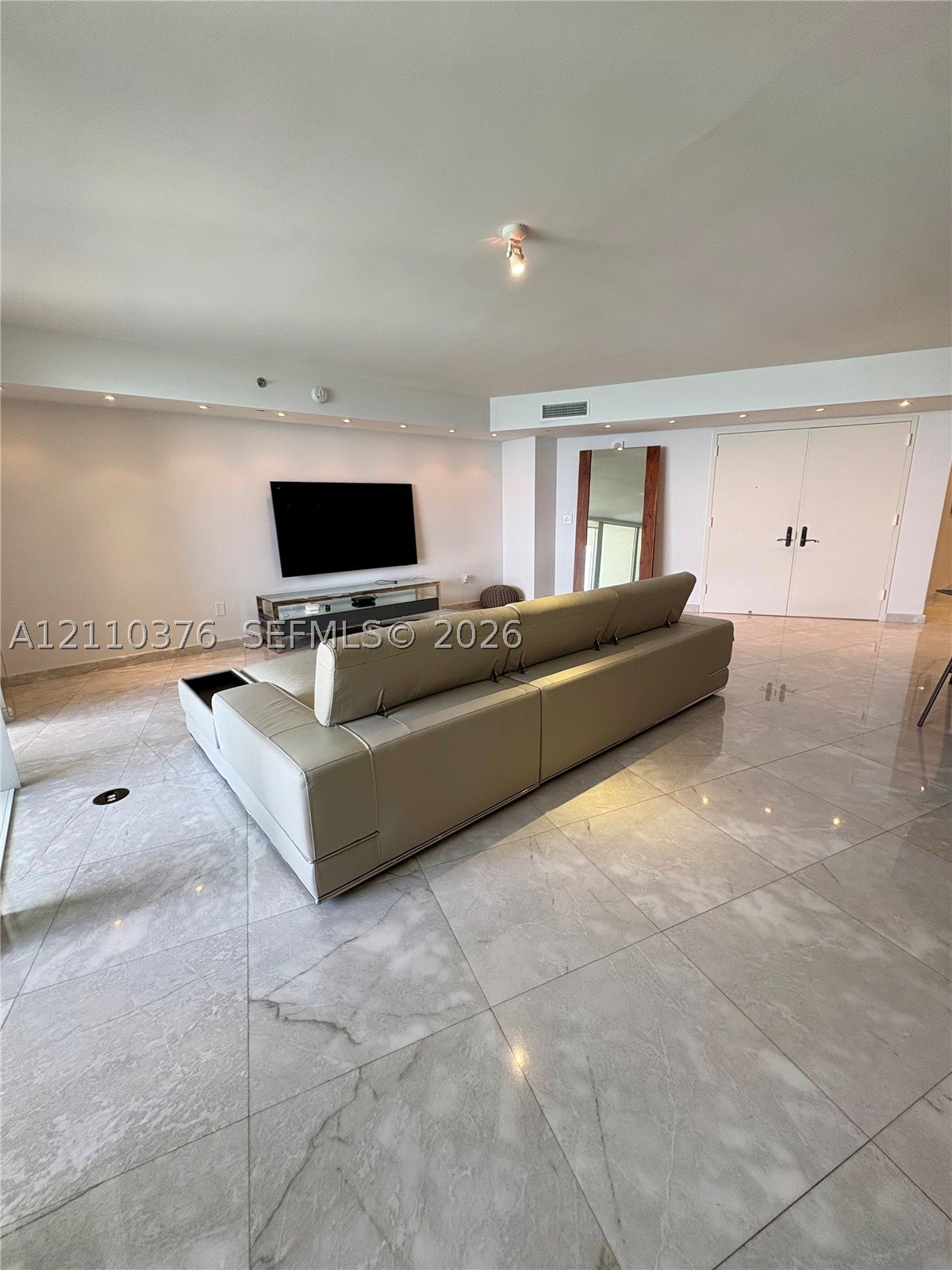 17201 Collins Ave 4004