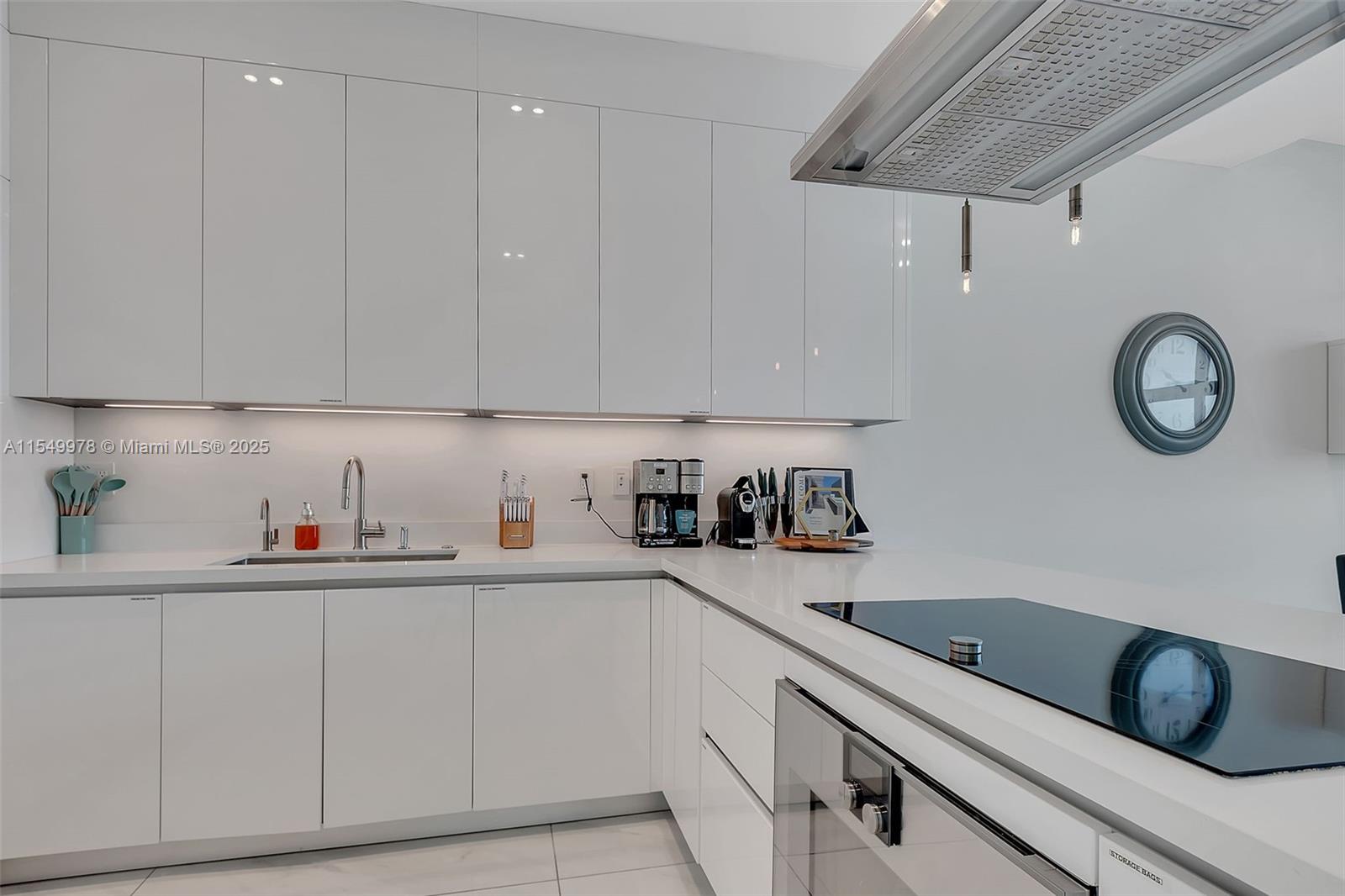 HOLLYWOOD BEACH SECOND AD - Residential