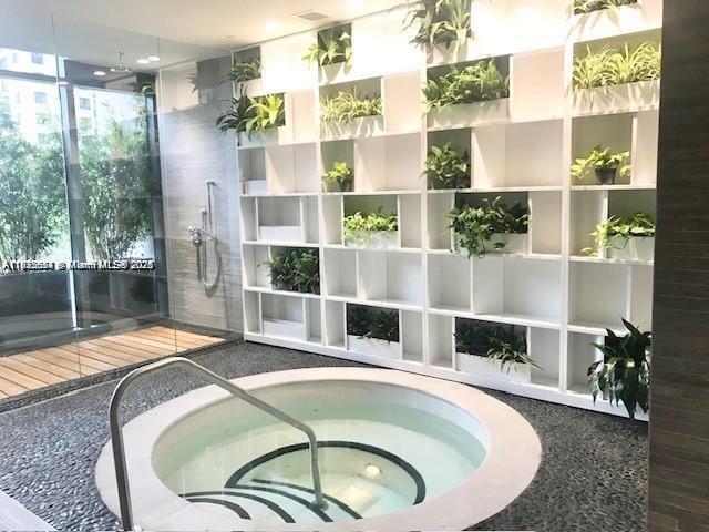 BRICKELL HEIGHTS EAST CON - Residential