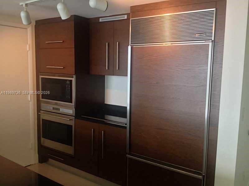 ICONBRICKELL CONDO NO 1 - Residential