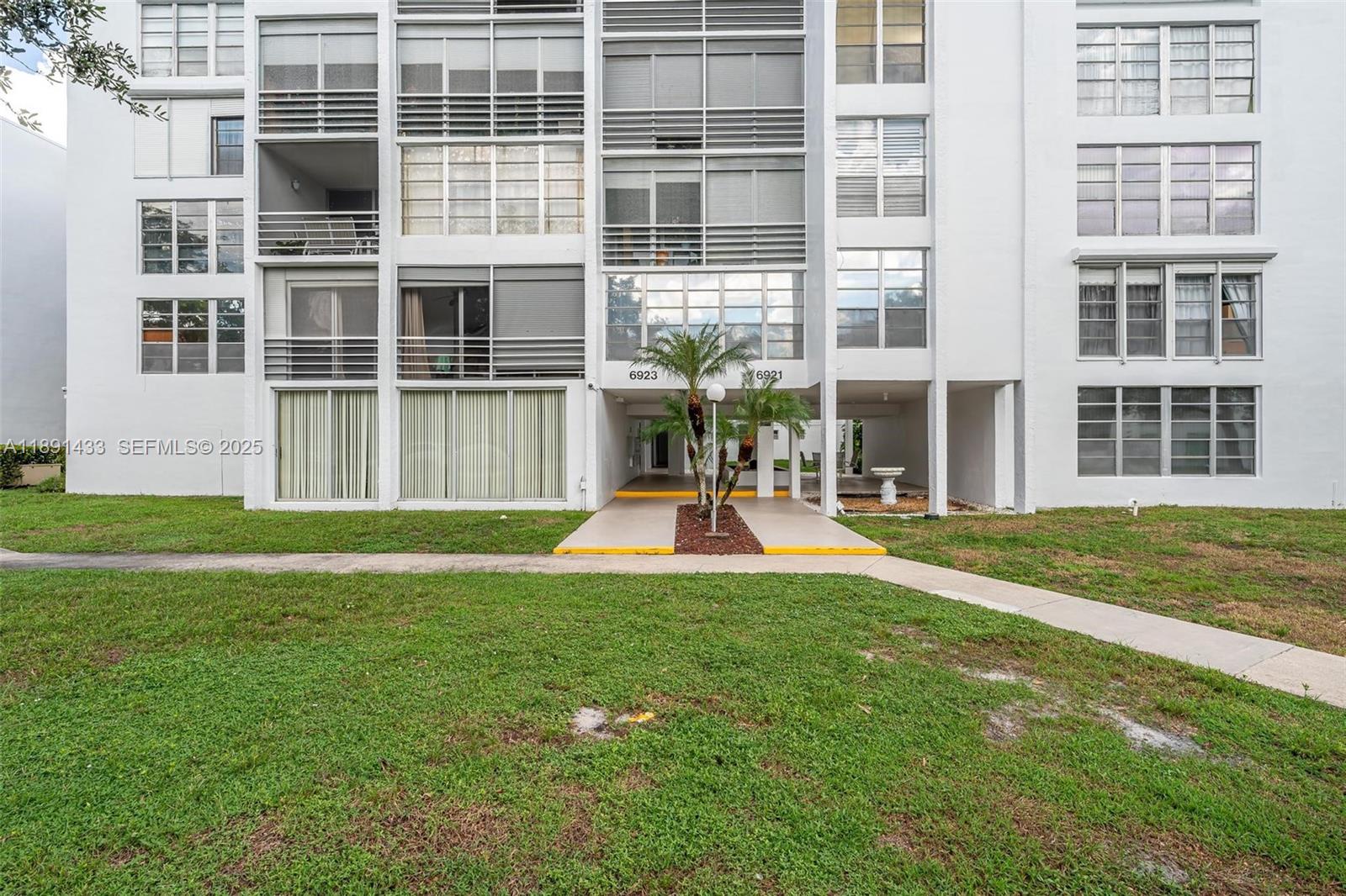 PLANTATION ROYAL SECTION - Residential