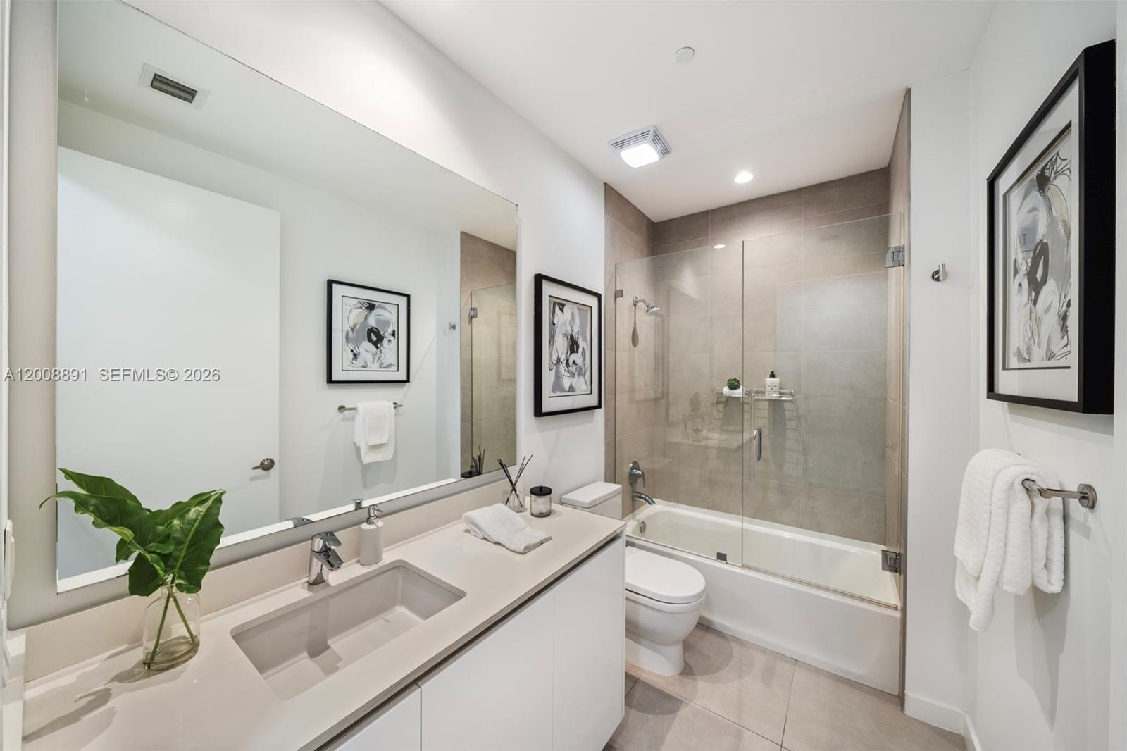 ELEVEN IN THE ROADS CONDO - Residential