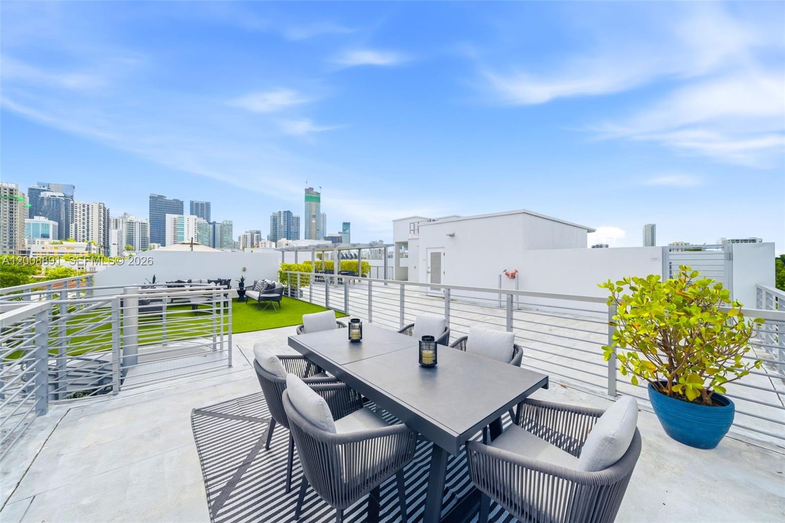 ELEVEN IN THE ROADS CONDO - Residential