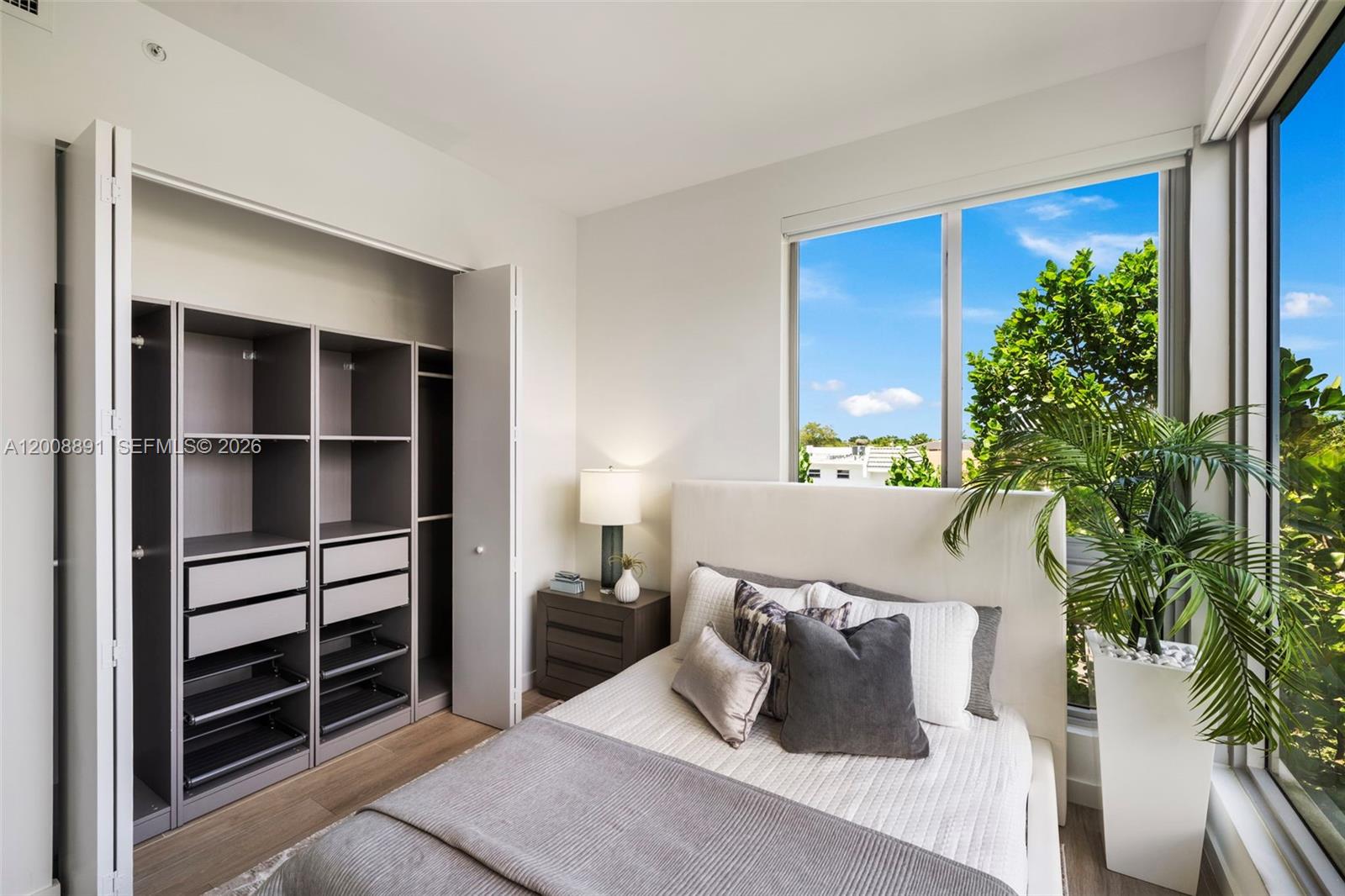 ELEVEN IN THE ROADS CONDO - Residential