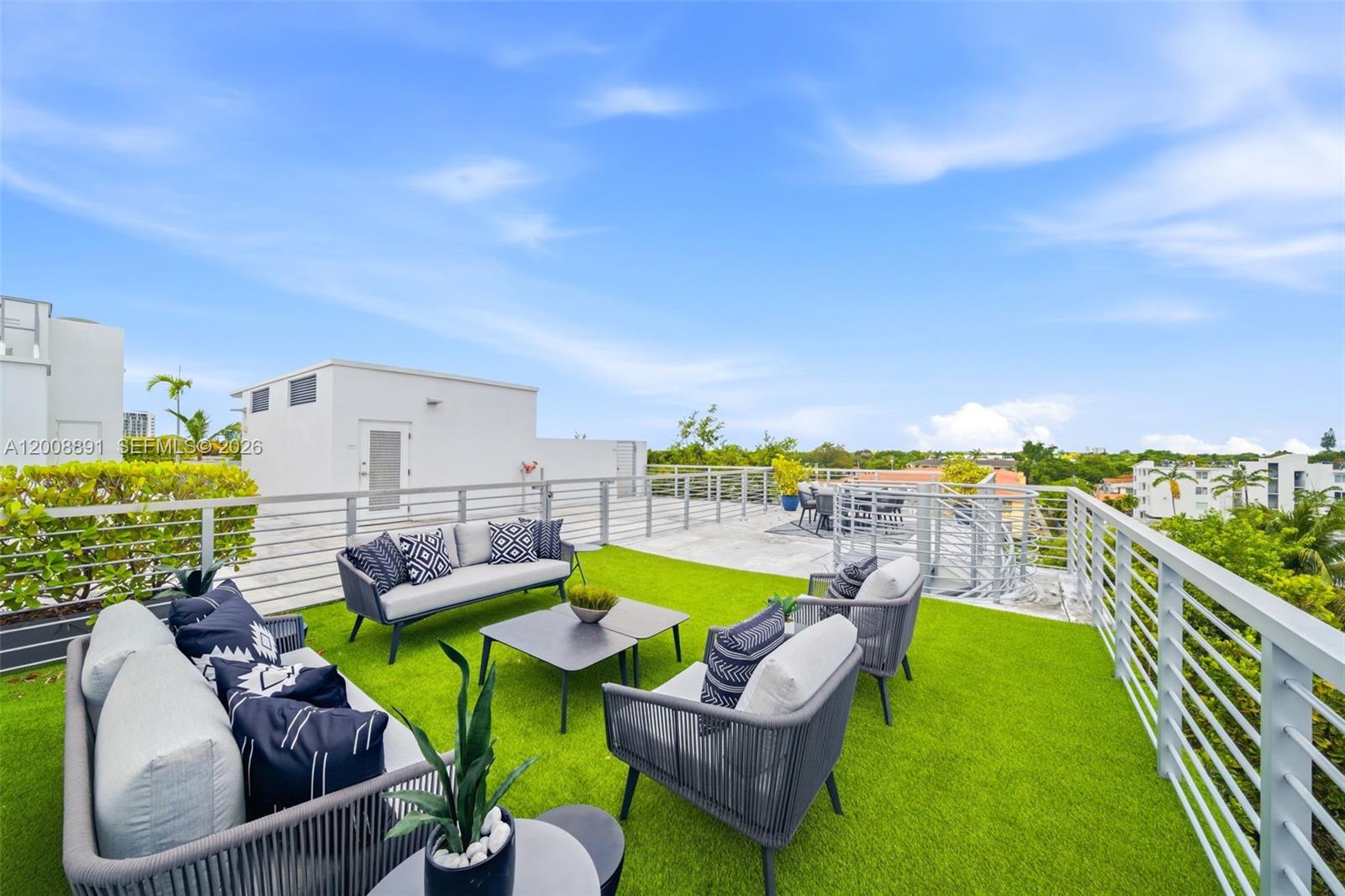 ELEVEN IN THE ROADS CONDO - Residential
