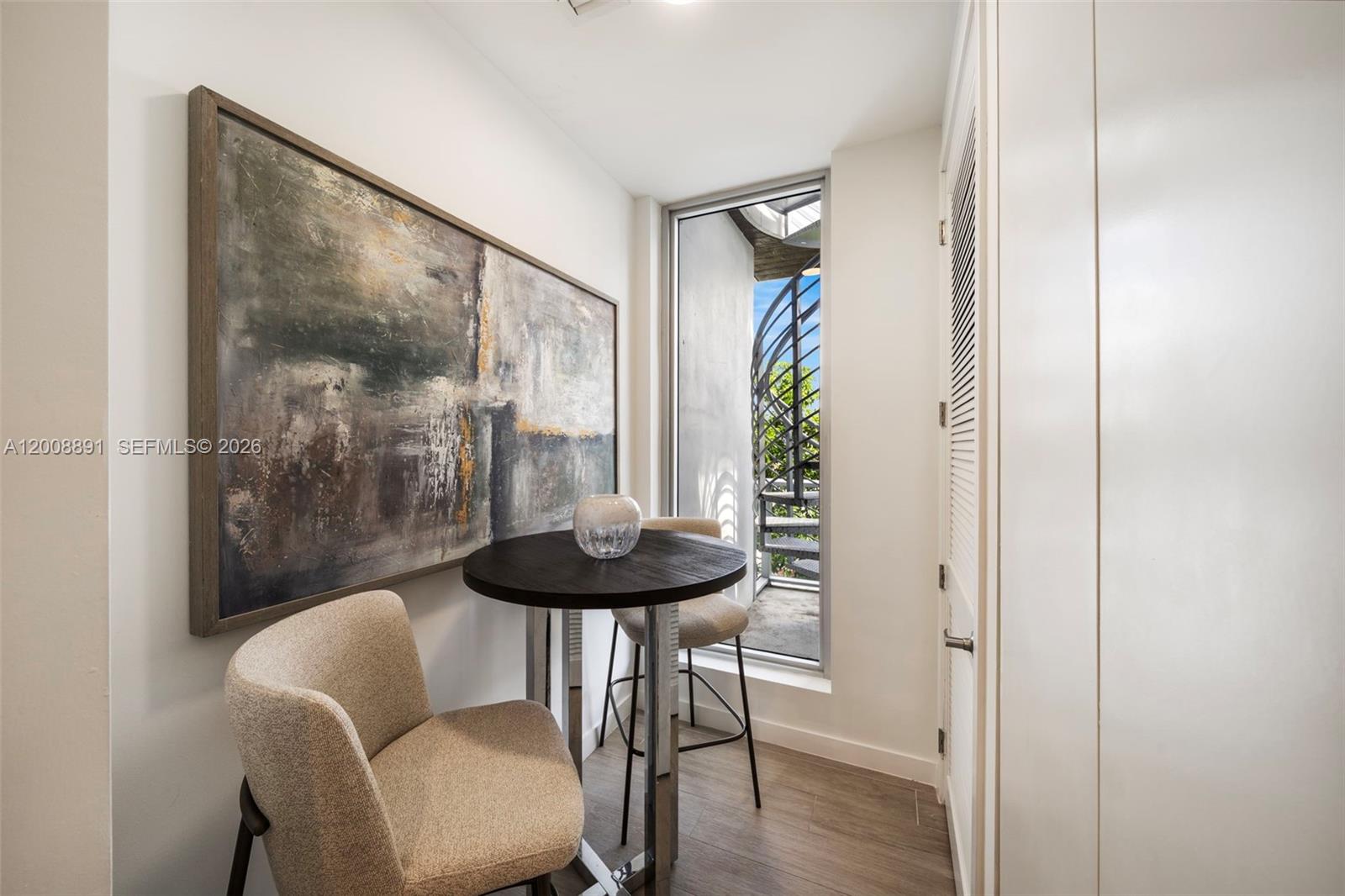ELEVEN IN THE ROADS CONDO - Residential
