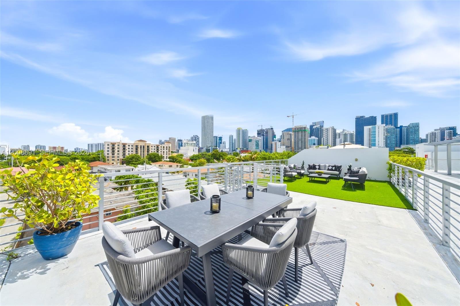 ELEVEN IN THE ROADS CONDO - Residential