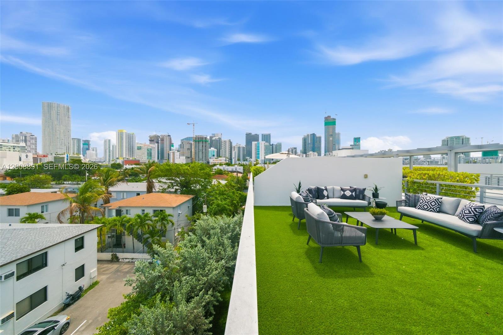 ELEVEN IN THE ROADS CONDO - Residential
