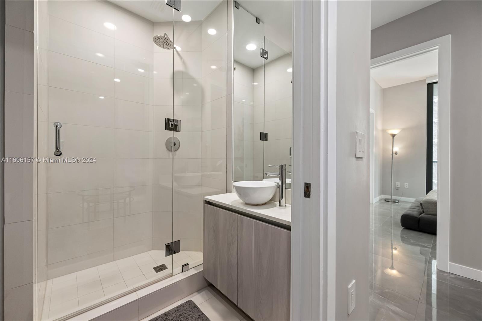 GRAN PARAISO CONDO - Residential Lease